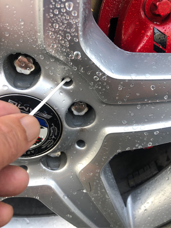 Sクラスセダンの洗車・早起き・WD40・綿棒・ふくぴかスプレーに関するカスタム事例の投稿画像3枚目
