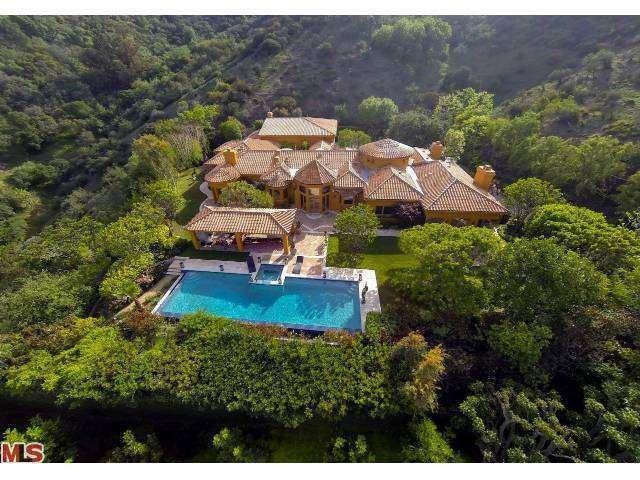 Aerial view of Bruno Mars' mansion