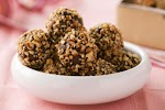 Chocolate Rum Balls was pinched from <a href="http://www.kraftrecipes.com/recipes/chocolate-rum-balls-114545.aspx?cm_mmc=eml-_-rbe-_-tsty_treats_hldy_gvg-_-na" target="_blank">www.kraftrecipes.com.</a>