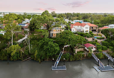 House with pool 2