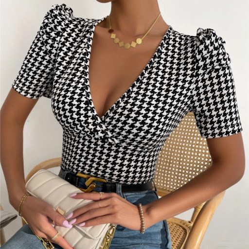 Title 5, Stand-up Low-cut V-neck Slim Thousand Bird Latt...