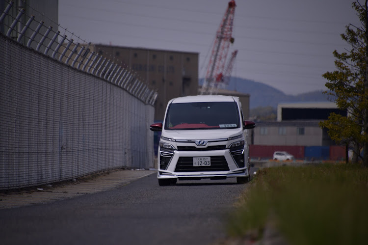 ヴォクシーの#VOXY・車好きと繋がりたい・一眼撮影に関するカスタム事例の投稿画像2枚目