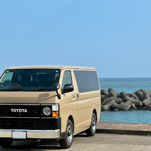 ハイエースバン TRH200V