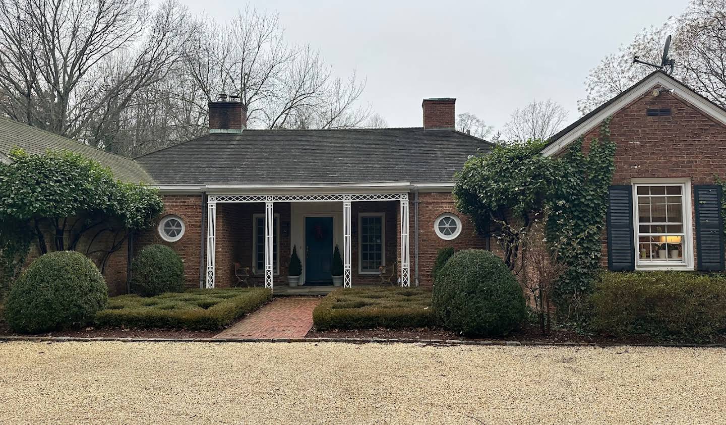 House with terrace Locust Valley