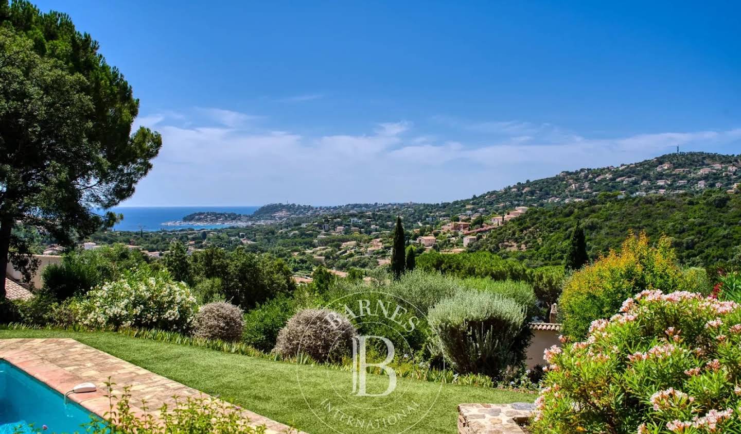 Villa avec piscine et terrasse Cavalaire-sur-Mer