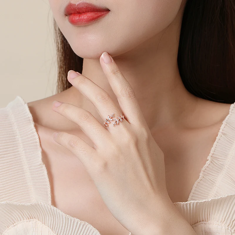 Anel feminino de luxo leve, espiga de trigo com diamantes completos de zircônia, design elegante e brilhante para mulheres.