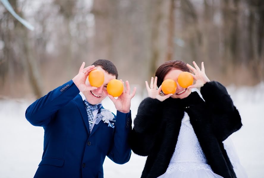 Fotógrafo de casamento Olga Kharskaya (bezga767). Foto de 19 de janeiro 2016