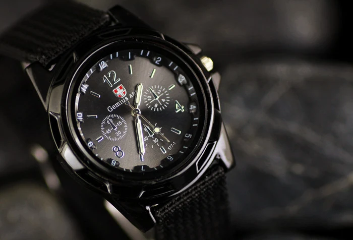 Reloj Militar Resistente al Agua con Durabilidad Extrema para Aventuras al Aire Libre y Precisión en Condiciones Difíciles