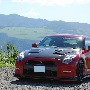 NISSAN GT-R