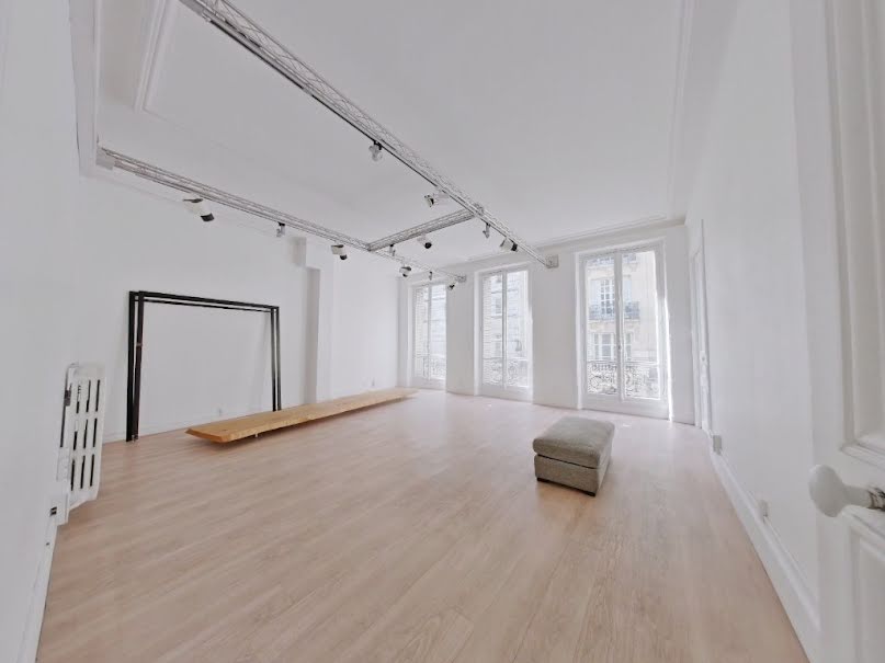 Location  locaux professionnels  144 m² à Paris 8ème (75008), 8 953 €