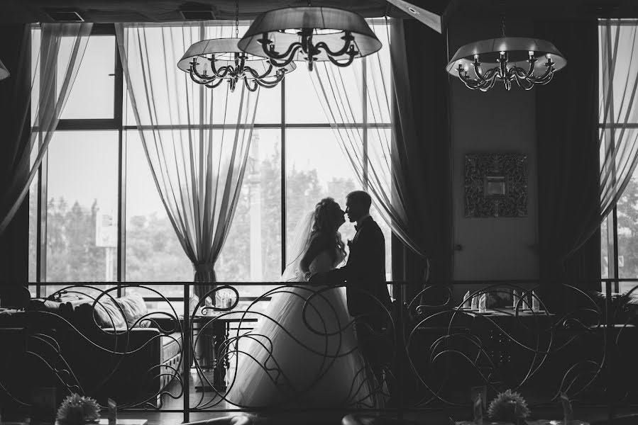 Wedding photographer Stanislav Dubrovin (dubrovin). Photo of 29 January 2015