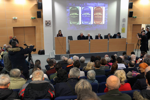 Radikali napali Natašu Kandić i aktiviste nevladinih organizacija u Opštini Stari grad u Beogradu