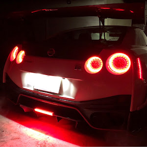 NISSAN GT-R