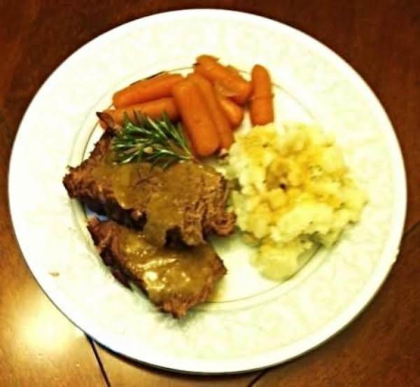 Tender Pot Roast with Gravy Yankee Style_image