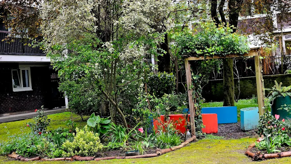 Album cover: Garden maintenance and Heage trimming. 