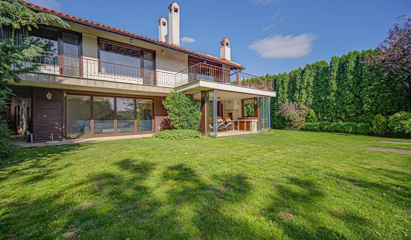 House with garden and terrace Sofia