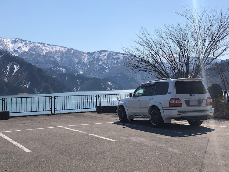 ランドクルーザー100のダム湖・奥会津・超距離ドライブ・遠すぎるに関するカスタム事例の投稿画像2枚目