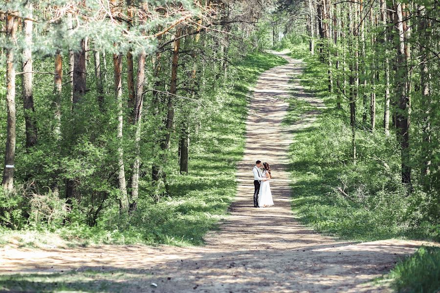 Wedding photographer Alena Rumyanceva (binary). Photo of 25 May 2017