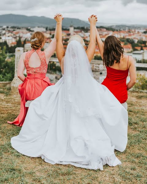 Fotógrafo de casamento Peter Dirga (dirgapeter). Foto de 8 de abril 2019