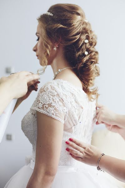 Fotógrafo de casamento Yana Slavinskaya (sentyabryaka). Foto de 16 de julho 2017