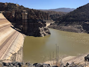 The Gamka Dam in Beaufort West is almost empty. It can still supply water to the community for between 15 and 20 days. #WCDrought