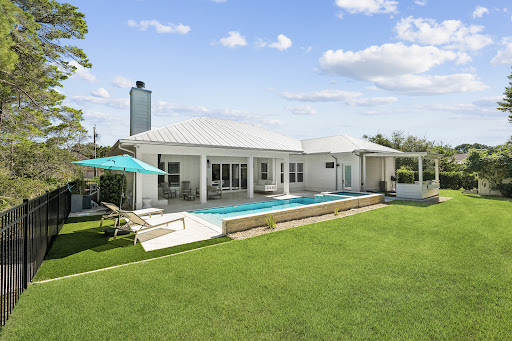 Seaside house with pool 3