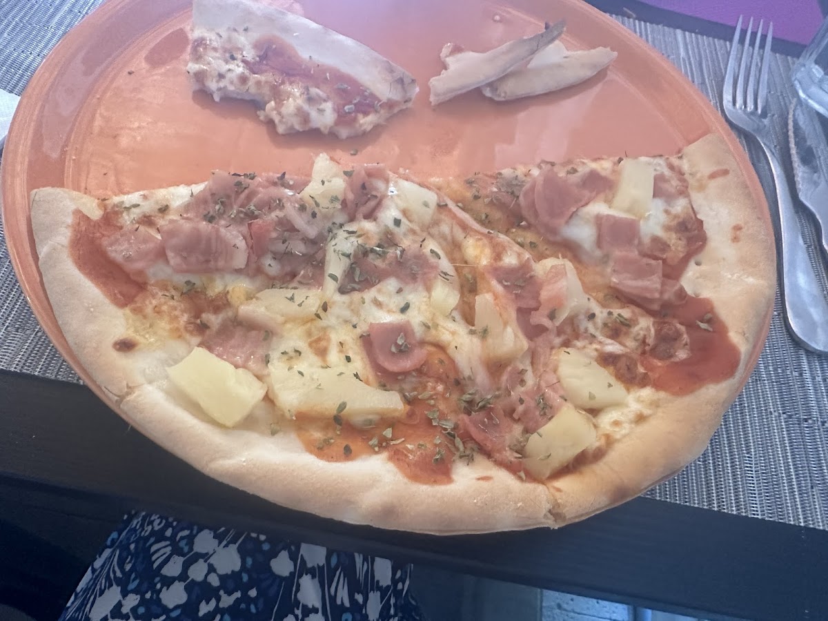 Gluten free Hawaiian pizza