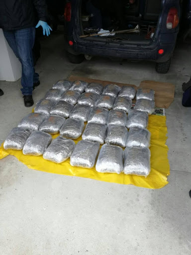 Policija zaplenila 47 kilograma droge, uhapšena i dva policajca