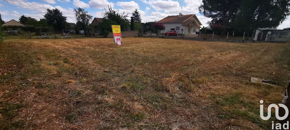 Vente terrain  634 m² à Pleumartin (86450), 15 000 €