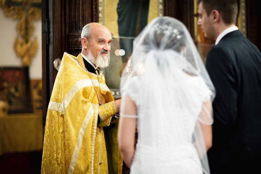 Kāzu fotogrāfs Juri Khačadurov (elegantehochzeit). Fotogrāfija: 23. oktobris 2022