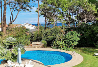 Propriété avec piscine en bord de mer 1