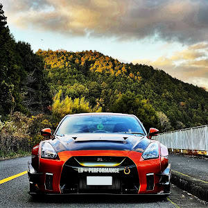 NISSAN GT-R