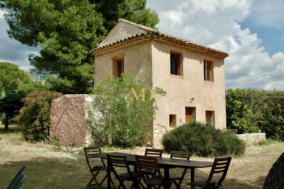 Vente villa 7 pièces 142 m² à Saint-Saturnin-lès-Apt (84490), 680 000 €