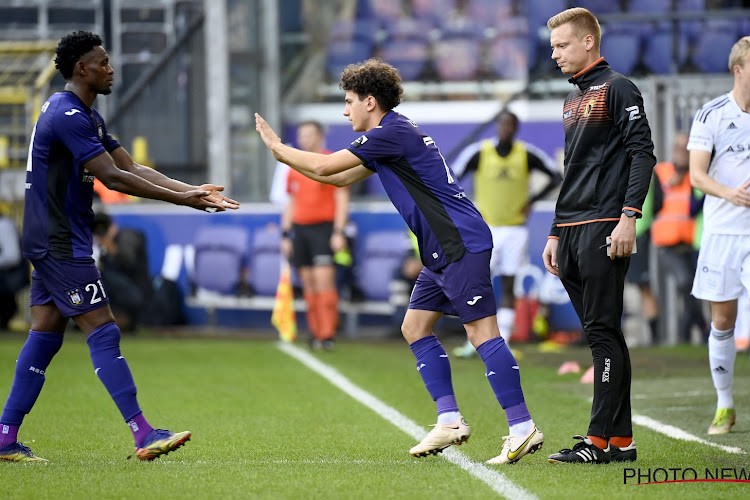 Théo Leoni, paars-wit DNA: "Een speler van Anderlecht moet durven, je mag je niet verstoppen"