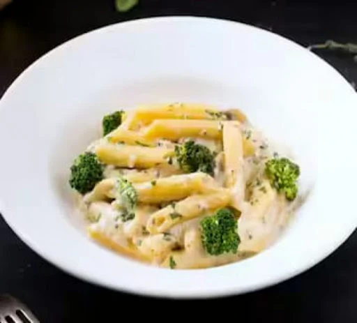 Penne In Creamy Garlic Herb Mushroom