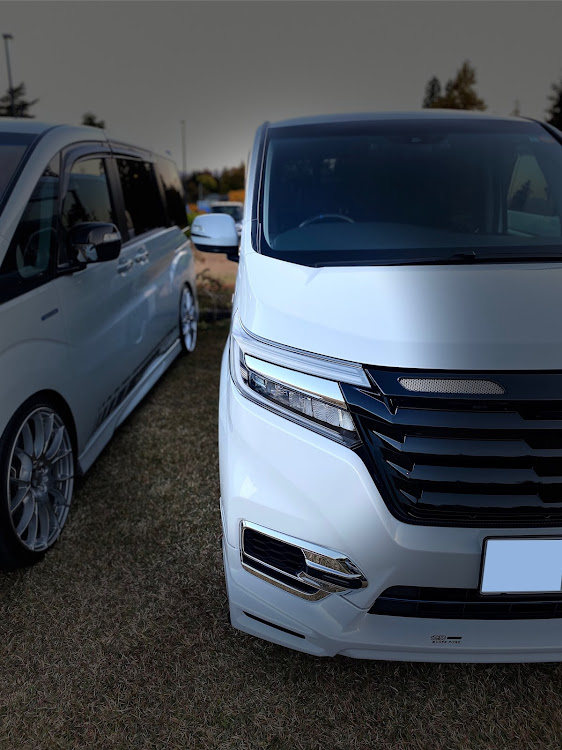 ステップワゴンスパーダの紅葉・紅葉と愛車・オフ会・疾走するイケメン🤣に関するカスタム事例の投稿画像18枚目