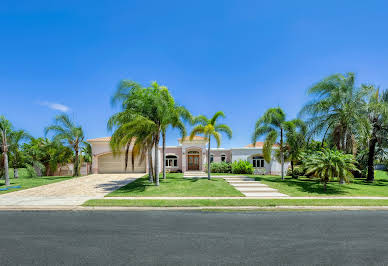 Maison avec piscine et terrasse 9