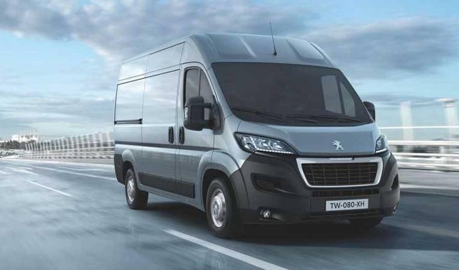 PEUGEOT e-Boxer: Commercial van for professionals