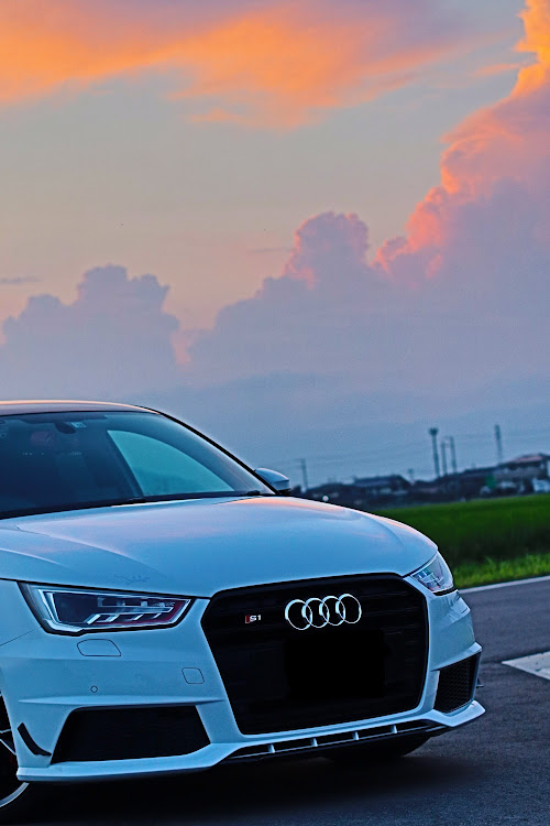 S1 スポーツバックのアウディのある生活・夕陽🌇・雲とコラボ・ぼっちカメ活に関するカスタム事例の投稿画像5枚目