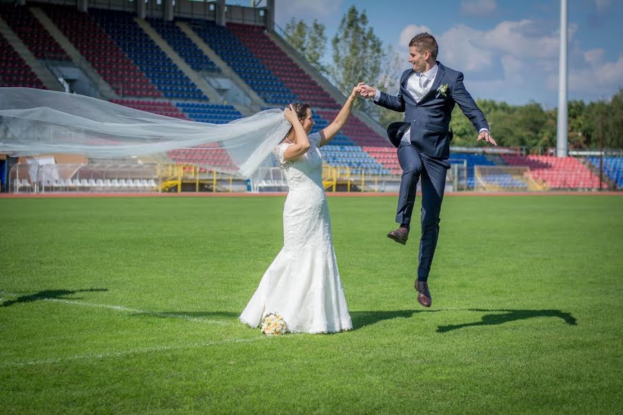 Fotografo di matrimoni Éva Novák-Hajtó (evanovakphoto). Foto del 25 febbraio 2019