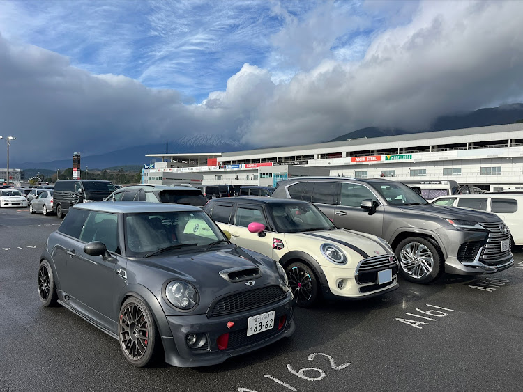 ミニ ハッチバックの6時間耐久レース・#富士スピードウェイに関するカスタム事例の投稿画像1枚目