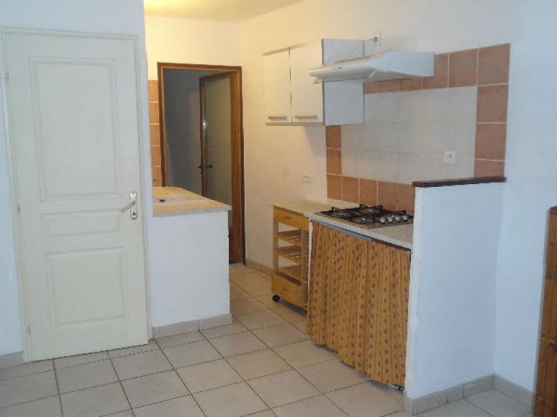 Location  appartement 3 pièces 63 m² à Aups (83630), 520 €