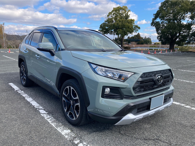 RAV4のカンタロウさんが投稿したカスタム事例の投稿画像1枚目