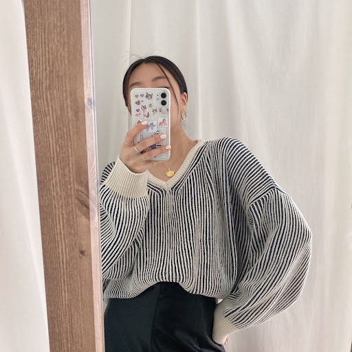 Title 11, Temperament Loose Doll Sleeve V-Neck Striped Sw...
