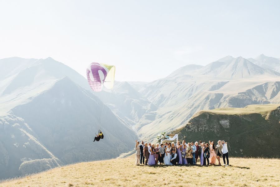 Fotógrafo de casamento Yuliya Esina (esinaphoto). Foto de 13 de março 2019