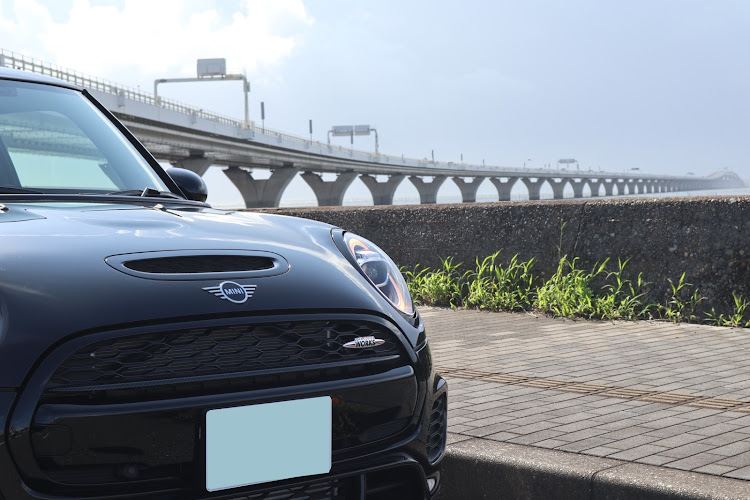 ミニジョンクーパーワークスのMINI・一眼・アクアライン・花に関するカスタム事例の投稿画像2枚目