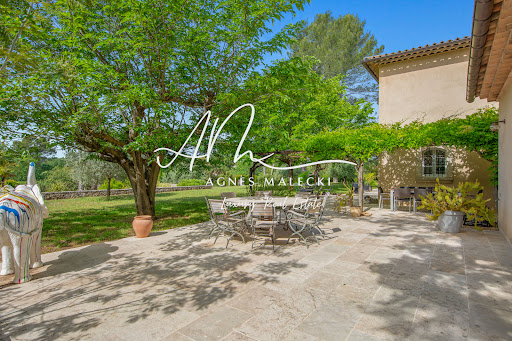 Property with pool 4