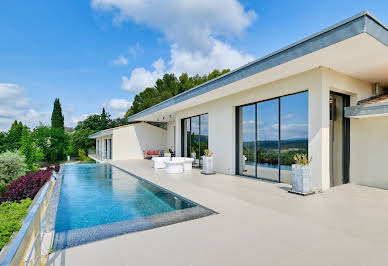 Villa with pool and terrace 9