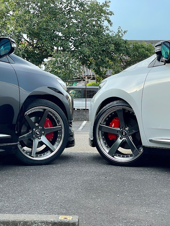 ハリアーのホイール装着最終儀式・ジーストコラボ・ジーストBST1・ジースト ST2・ディープコンケープに関するカスタム事例の投稿画像2枚目