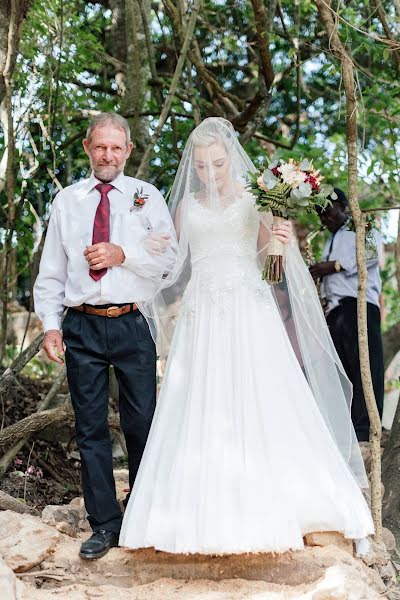 Fotógrafo de casamento Elanie Engelbrecht (davishphoto). Foto de 1 de janeiro 2019